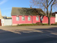 Straßenbild vom Wohngrundstück mit Zufahrt Straßenbild vom Wohngrundstück mit Zufahrt